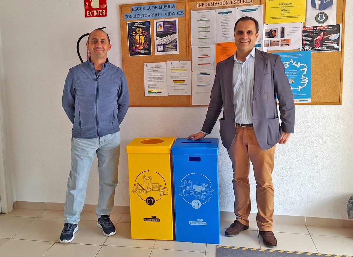 La Concejalía de Servicios del Ayuntamiento de #Paracuellos de Jarama y @ecoembes distribuyen material para el reciclaje de envases y papel en los centros educativos paracuellosdejarama.es/es/noticias/20…