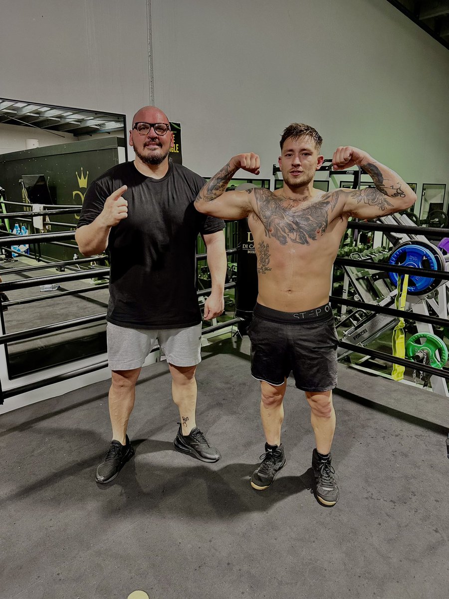 NunanBoyPromo's tweet photo. Camp has started ! Time to make some noise 😤
Stay tuned 🥊
#LiamParo #ParoBoxing #DiCarloBoxing #Levelz
@ParoLiam @fighthype @AceBoxingGroup @MatchroomBoxing https://t.co/45RswzIMCC