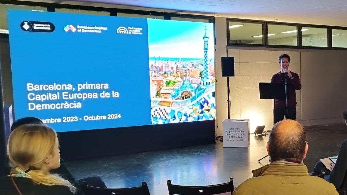 ECoD_Barcelona's tweet photo. 🟣Arrenca l'#AssembleMetropolitana Manifesta.

👥60 participants de 12 ciutats de la regió a la 1a trobada a l'antiga seu Gustavo Gili, a Barcelona.

Objectiu? Explorar i experimentar nous espais de governança i processos democràtics en el desenvolupament de polítiques culturals. https://t.co/1w8Zwov4mB