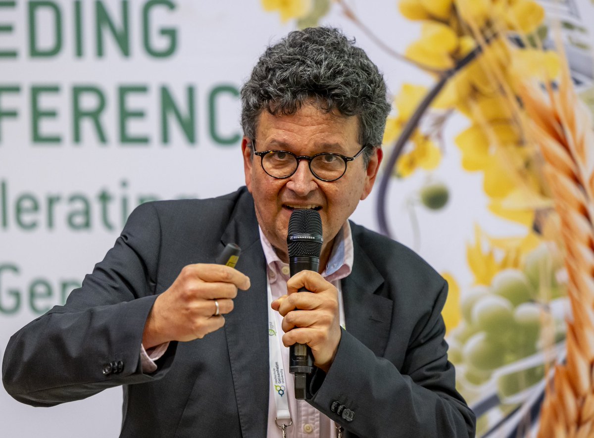 GPZ conference 2024 in Geisenheim (@gpzconference24) on Twitter photo Yesterday marks the first half of the HPZ conference <a href="/hsgeisenheim/">HochschuleGeisenheim</a>. We had a lot of good talks, with the highlights being the three keynotes of Dorcus Gemenet, Hans Daetwyler and Holger Puchta. Yesterday marks the first half of the HPZ conference <a href="/hsgeisenheim/">HochschuleGeisenheim</a>. We had a lot of good talks, with the highlights being the three keynotes of Dorcus Gemenet, Hans Daetwyler and Holger Puchta.