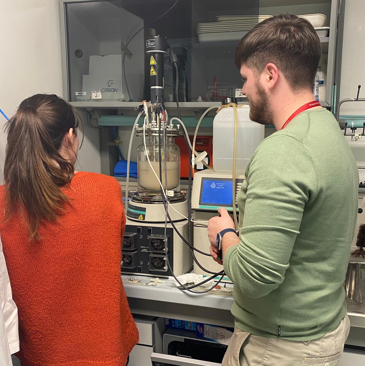 Our bioreactors are buzzing with activity as we cultivate #Cupriavidus #necator for #polyhydroxyalkanoates production from waste! 🌱💧 The future of sustainable materials is taking shape! #biotech #sustainability #research #PHAs #CO2-capture