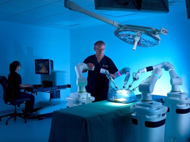 .@CMRSurgical has announced that its Versius® Surgical Robotic System has now been used in over 20,000 surgical procedures worldwide! Learn more: surgicalroboticstechnology.com/news/cmr-surgi… #robotics #medicaldevices #healthcare #surgery #surgicalroboticstechnology