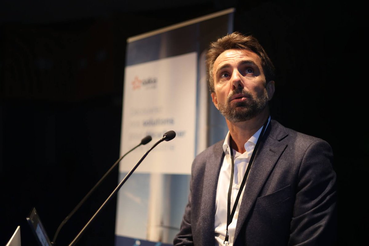 Premium Contact tweet media