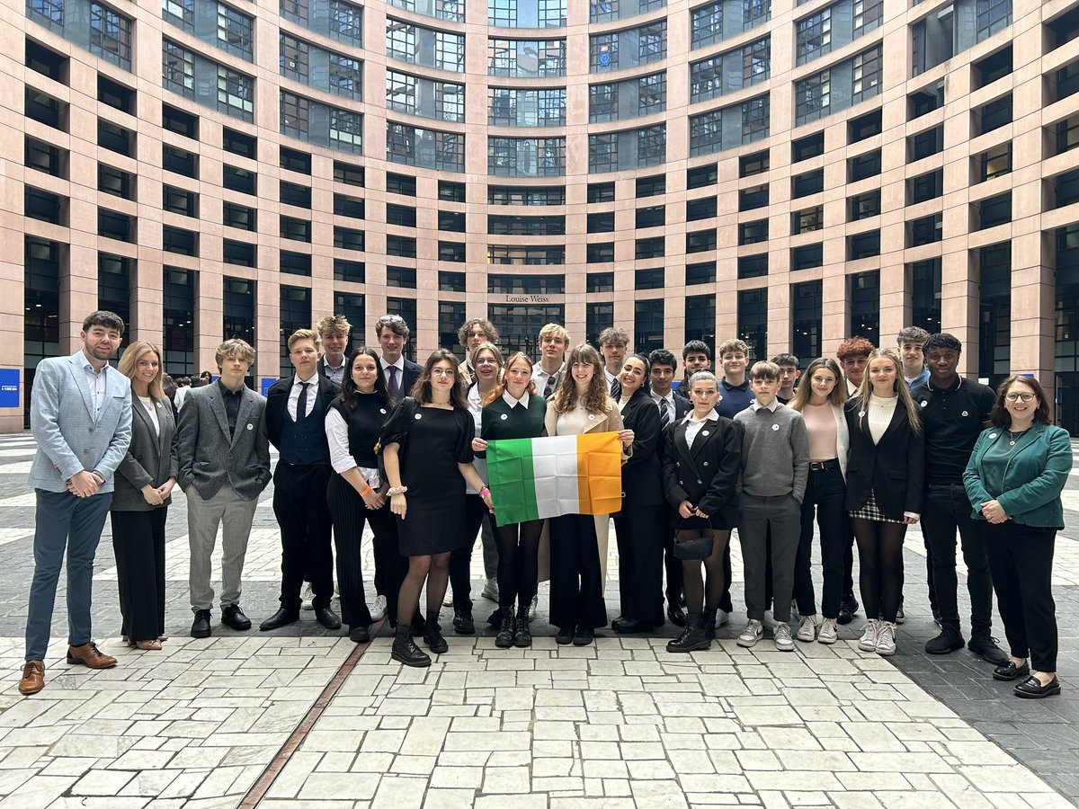 Euroscola @ the European Parliament! 🥳 🇪🇺 

We are very proud of our students representing Ireland at Euroscola in Strasbourg 🇮🇪 

This is a fantastic opportunity for our students and we wish them all the best! 🤩

#WeAreDonegalETB #euroscola  #EPASIreland #EPAmbassadorSchools
