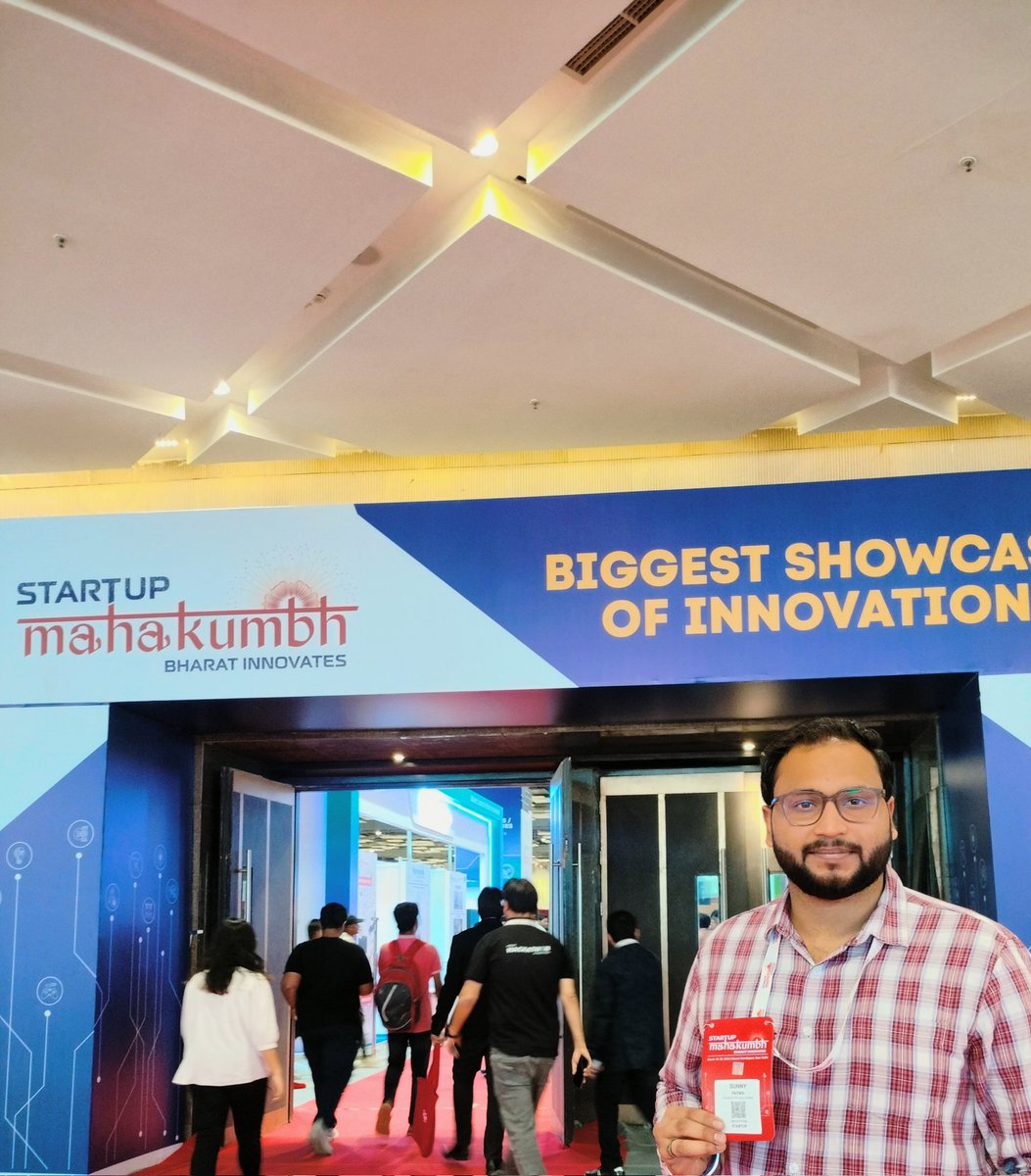 Yesterday had an incredible time at Startup Mahakumbh Delhi💼 being @cloudgyata representative, 𝗜𝘁 𝘄𝗮𝘀 𝗶𝗻𝘀𝗽𝗶𝗿𝗶𝗻𝗴 𝘁𝗼 𝘄𝗶𝘁𝗻𝗲𝘀𝘀 𝘁𝗵𝗲 𝗶𝗻𝗻𝗼𝘃𝗮𝘁𝗶𝘃𝗲 𝗶𝗱𝗲𝗮𝘀 𝗮𝗻𝗱 𝗽𝗮𝘀𝘀𝗶𝗼𝗻𝗮𝘁𝗲 𝗲𝗻𝘁𝗿𝗲𝗽𝗿𝗲𝗻𝗲𝘂𝗿𝘀. #StartupMahakumbh