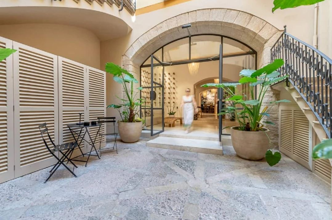 Manusa_co's tweet photo. 🏨 Nuestras #PuertasAutomáticas mejoran la experiencia de los huéspedes en hoteles desde el momento de su llegada.
🔗 https://t.co/95EA0dbPZV
#OpenToTheFuture #AccesosInteligentes
1/2 https://t.co/fHyDF0K37n
