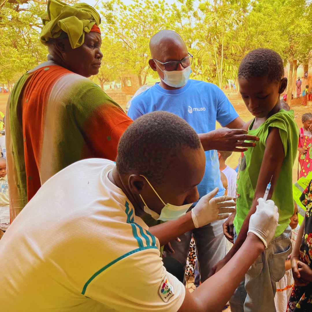 During the measles and rubella vaccination campaign in #Bamako (Mar 18-24), organized by the government and UNICEF, #Muso coordinates vaccinations in areas like Yirimadio. Our goal: ensure effective vaccine coverage for children aged 9 months to 14 years in this locality.