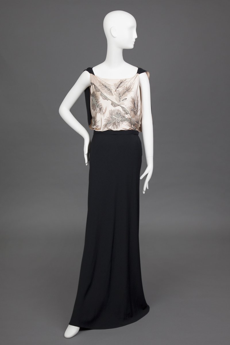 #JennyLee serves #frockingfabulous #fashionhistory of 1932-1935, via Goldstein Museum of Design.