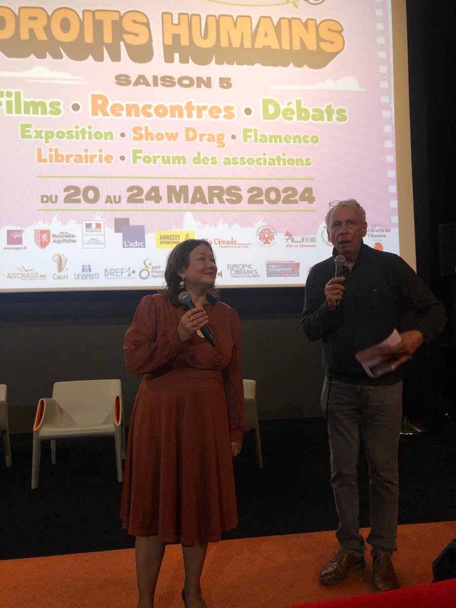Heureuse d'avoir participé à un ciné-débat dans le cadre du festival de cinéma "le printemps des droits humains" organisé par les <a href="/Montreurs/">Les Montreurs d'Images</a> à Agen. Merci à la section <a href="/LDH_Fr/">LDH France</a> de Villeneuve-sur-Lot de m'avoir accueillie pour parler du film  "Avant que les flammes ne s'éteignent".
