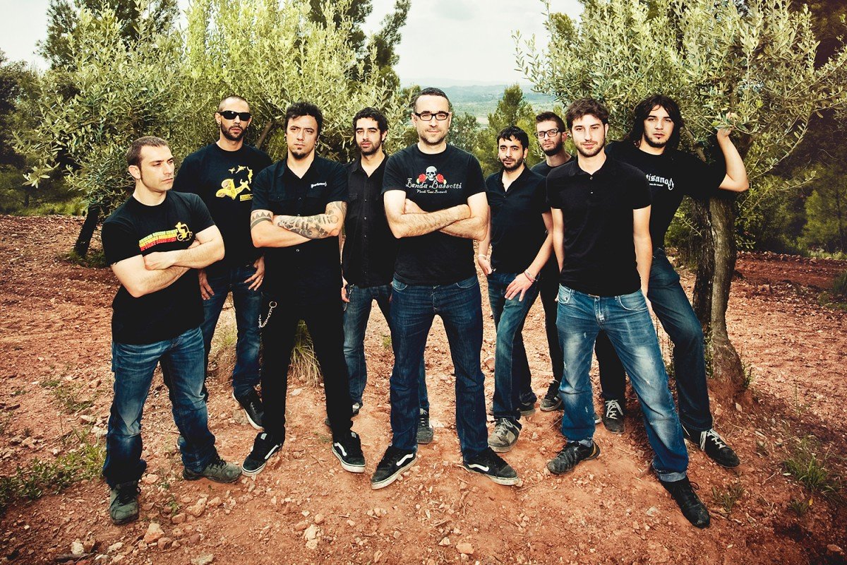 enderrock's tweet photo. #TalDiaComAvui, el 21 de març de 2013, #ObrintPas va anunciar que plegava, després de 20 anys.
https://t.co/POnSvnFACv https://t.co/b80CchHDao