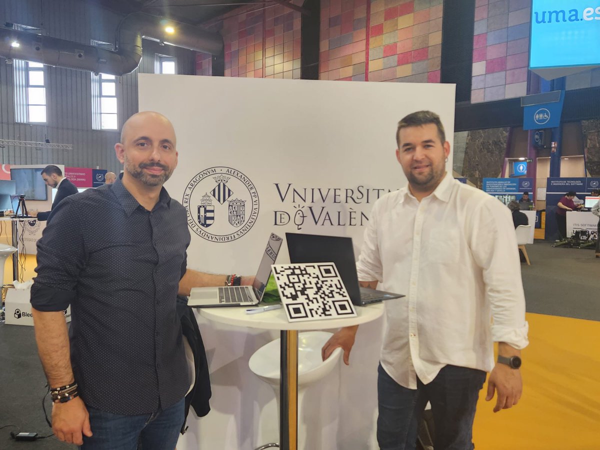 InnovacioUV's tweet photo. El equipo de innovación de la @UV_EG apoyando a sus spin-offs en @ForoTransfiere 2024. Acércate a conocerlas hoy en el stand UV CRUE-RedOTRI:
-MicroLab Biotech SL de 9:30 a 11
-Evolving Therapeutics de 11 a 13
-Matteco de 15:30 a 17
-OpticalSens de 17 a 18 https://t.co/NxSf9Bm1tf