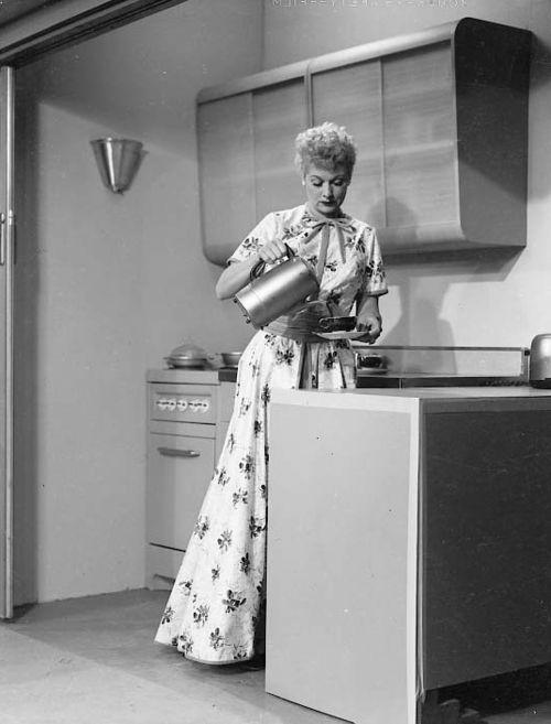 Definitely an impactful Woman In History, #LucilleBall.  It's Thirsty #Thursday , Mornin' Coffee Peeps!

#WomensHistoryMonth 
#Coffee