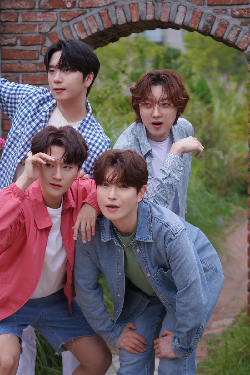 official_fore's tweet photo. [📝]

포레의 ‘시즌그리팅’ 촬영 비하인드 #2

🔗 https://t.co/1aPibpgBxq

#포레스텔라 #Forestella https://t.co/2oueGrcnFj