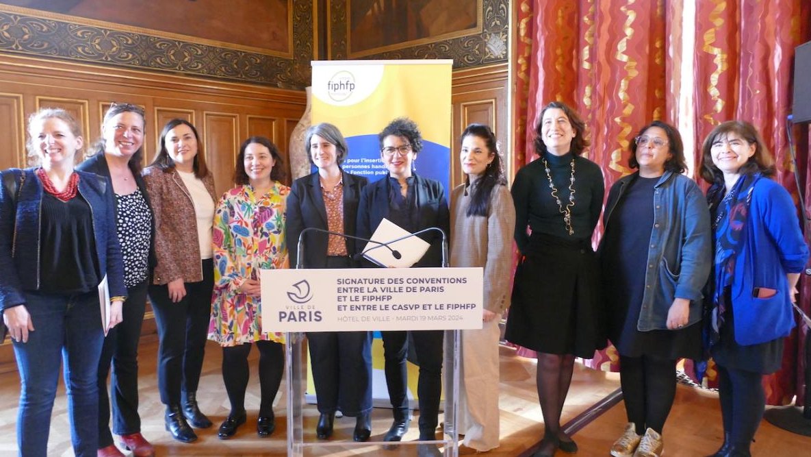 FIPHFP's tweet photo. âïžLe #FIPHFP a renouvelĂ© pour la 6Ăšme fois sa convention avec la Ville de #Paris et le centre dâaction sociale de la Ville de Paris (#CASVP) đ https://t.co/ecYQYMXQqO
@OliviaPolski, @lamiaela, @leafiloche, Marine Neuville (FIPHFP), Najoua Benfella (@BanqueDesTerr) https://t.co/MQ8hL6potp