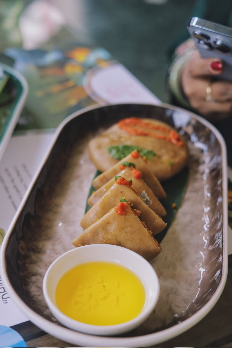 Got to taste some awesome Himachali cuisine, thanks to @eroshotelnd Nehru Place where #HimachaliDhaam feast is on till 24th! Don't miss this one, for sure! 

#photograghy #photo #delhi #ErosHotel #himachalpradesh #Foodie