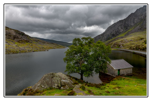 Even during #moody #weather like this #photo of #llyn #Ogwen, #Eryri #Snowdonia #NationalPark a #lake in #NorthWales. it is one of the most #picturesque areas of #europe @visit_snowdonia @visitsnowdonia. Shot using @UKNikon. For more #photography like this #follow @photos_dsmith