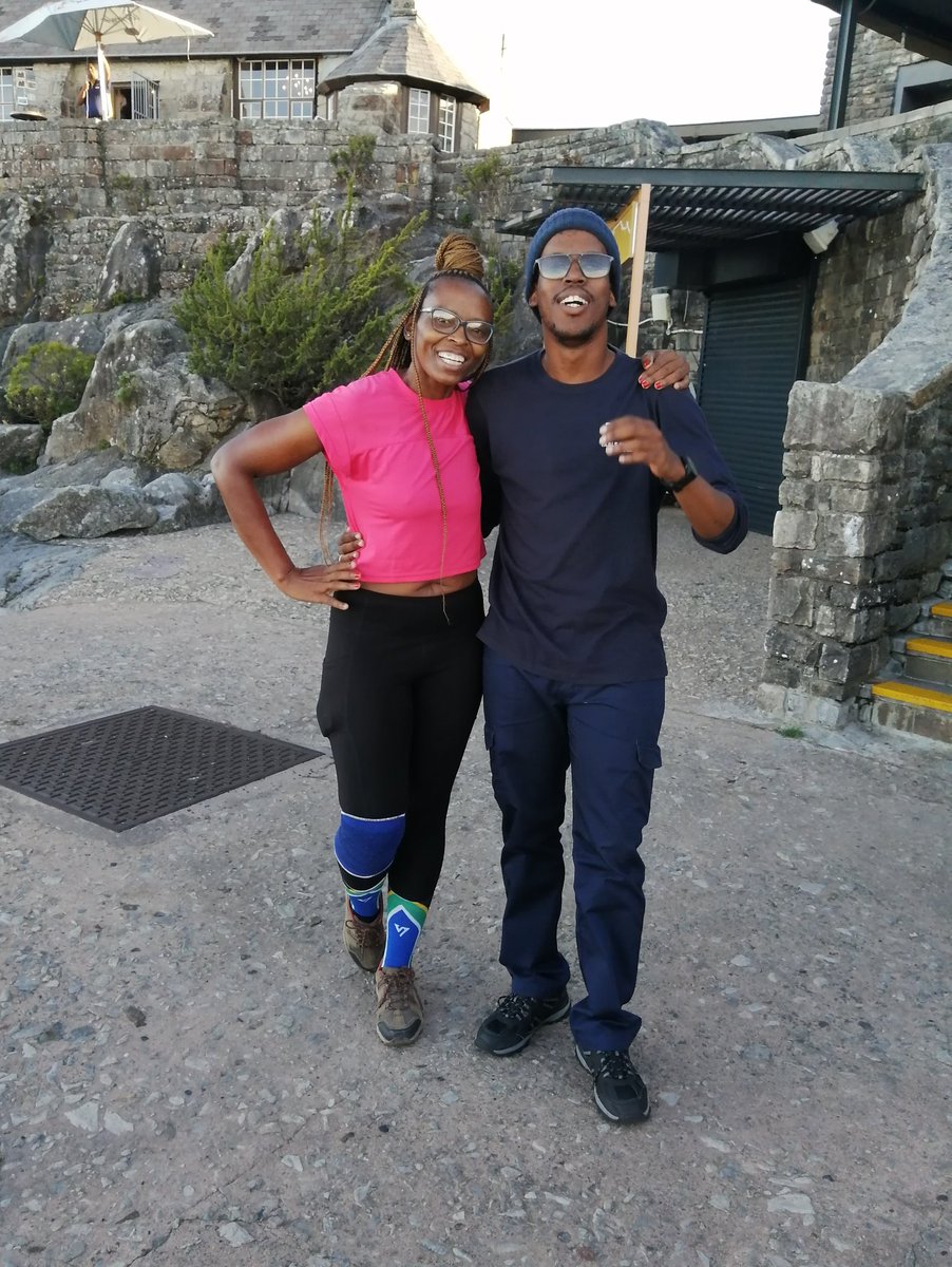 swapped running shoes for hiking shoes 🙂

bumped into i-top runner  @RoyalRunnerII ❤️

#MountainLover
#HikingGirl
#Outdoors
#Lifestyle
#IPaintedMyHike
#HikingWithTumiSole
#FetchYourBody2024
#Coffee