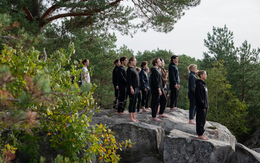 Spring reopens the doors to our favourite rehearsal room 

📷 Manon Vernier

#acting #actingschool #drama #theatrethursday #movement #voice #performingarts #actingcourses #shortcourses #forest #fontainebleau #france