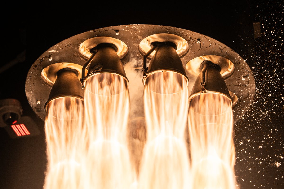 RocketLab's tweet photo. You ever just sit and look at an image for a reeeeally long time? 

Rutherford Mach diamonds always have that effect on us 😍

📸 @TheFavoritist https://t.co/K4QGsRqDyC