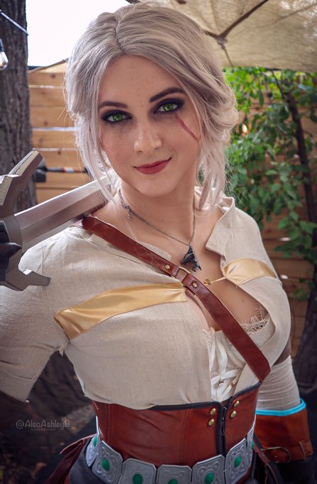 Cosplay Thursday! My Ciri still crushes it ? https://t.co/fCwIQWwnZj https://t.co/EW7JRw8rvE