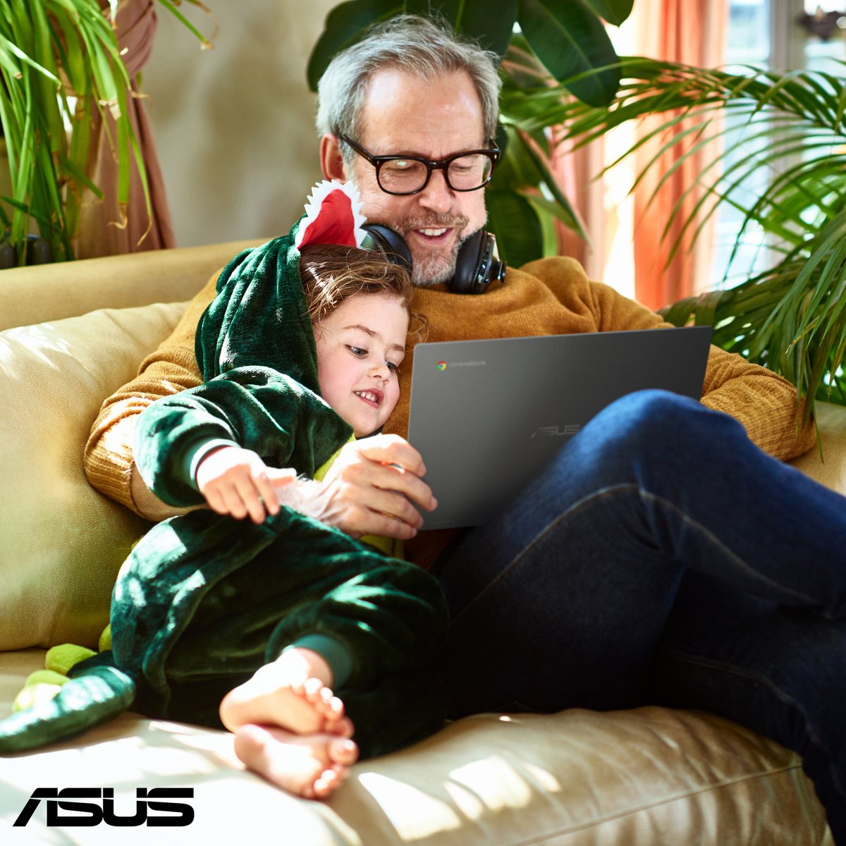 Du musst während der Ferien arbeiten, möchtest aber nicht auf Zeit mit der Familie verzichten?🐰🌻 Dann sind unsere Laptops mit ihren leistungsstarken Akkus Dein idealer Begleiter für jede Situation.💻🙌 Und im kommenden Spring Sale erwarten Dich zahlreiche tolle Angebote!

#ASUS