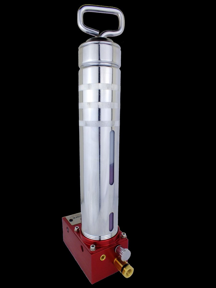 LubecoreCO's tweet photo. Introducing Lubecore's HP-400 Compact Chief Lubrication System! Keep small equipment running smoothly with precision and reliability. Features include interchangeable elements, single hydraulic connection, compact footprint, and more. Ideal for various applications. https://t.co/tWT2K0gsMi