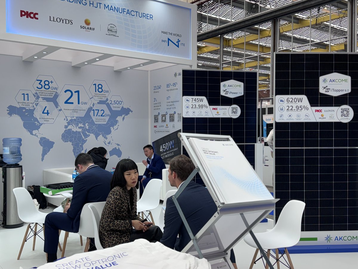 😊 On March 19th, the Solar Solutions International Expo kicked off in ＃Amsterdam, Netherlands, with a focus on innovating and applying ＃solar technology over three days. At this exhibition, AKCOME's three N-type series modules garnered widespread attention. ＃pv ＃cleanenergy