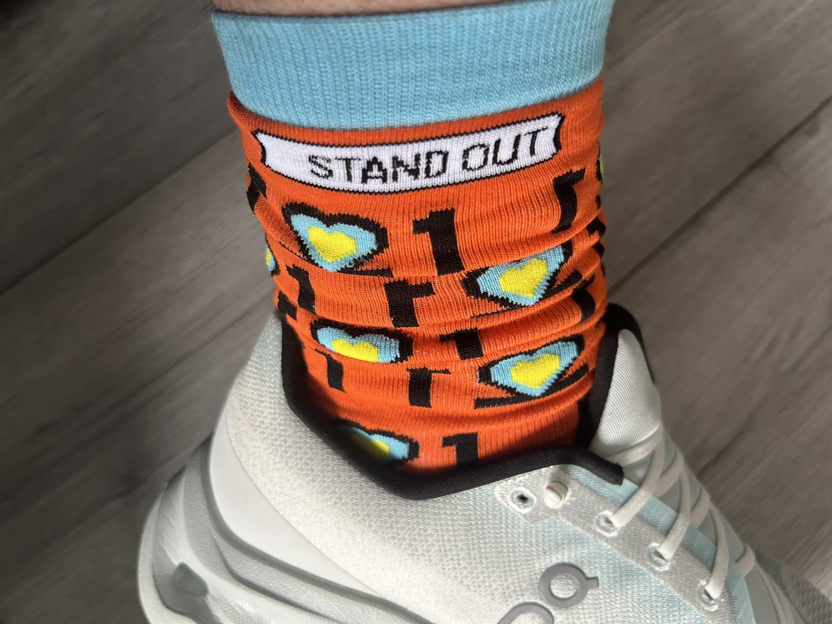 Fate is a wonderful thing. It’s world Down Syndrome day and myself and @Kathryn52751360 bump into Ross, Christian and the fab team @StandOutSocksUK at lunch so we had to buy a pair of their amazing Down Syndrome awareness socks. They are top quality, look/feel great thanks guys👍🏻