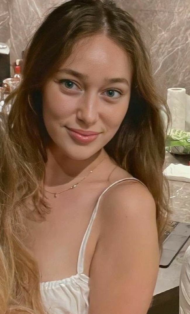 Debnam-Carey Files (@alyciafiles) on Twitter photo 