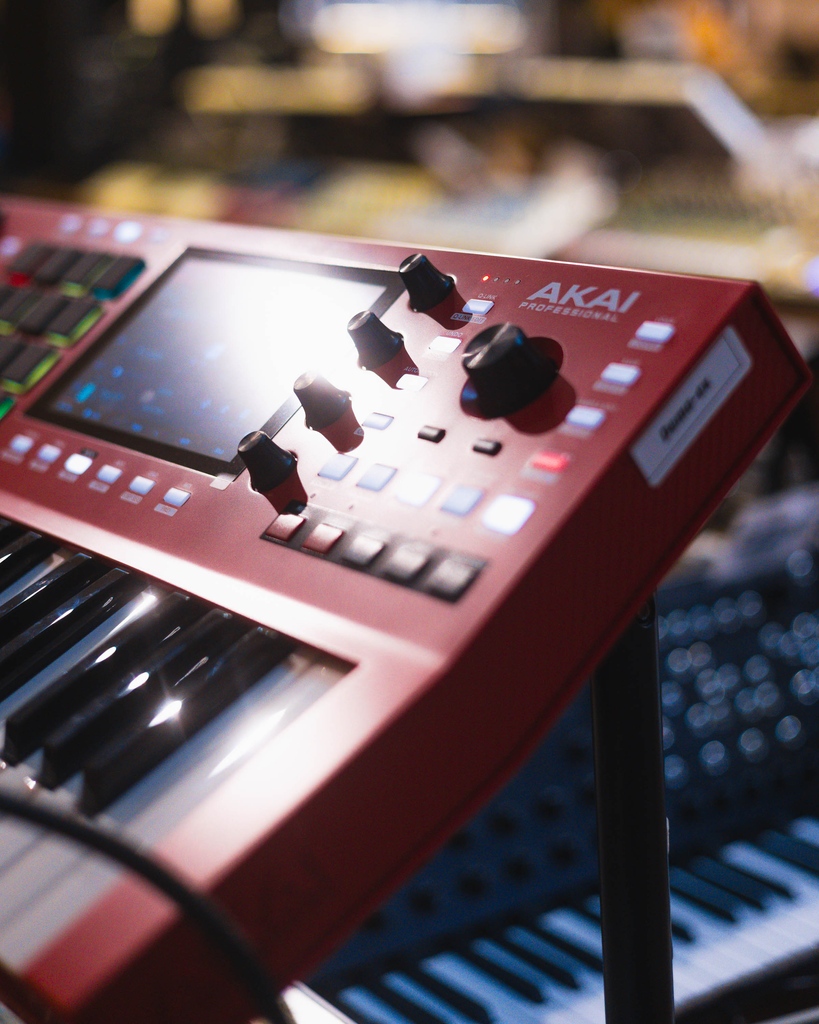 DLXstockholm's tweet photo. Akai MPC Key 37 - Finns i butiken att prova🎹🔥
Välkommen in! 🎹🥁🎸
Följ länken för att köpa online
https://t.co/QQrWBsemjn
#musicstore #guitar #drums #bass #keyboard #synth #stockholm #dlxmusic #akai #akaimpc #akaimpckey37 #akaimpckey #akaiprofessional https://t.co/bZzUwOHqS1