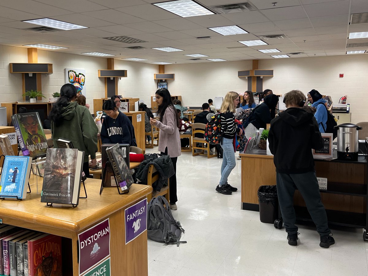 FHS Eagle Library 🦅 tweet media