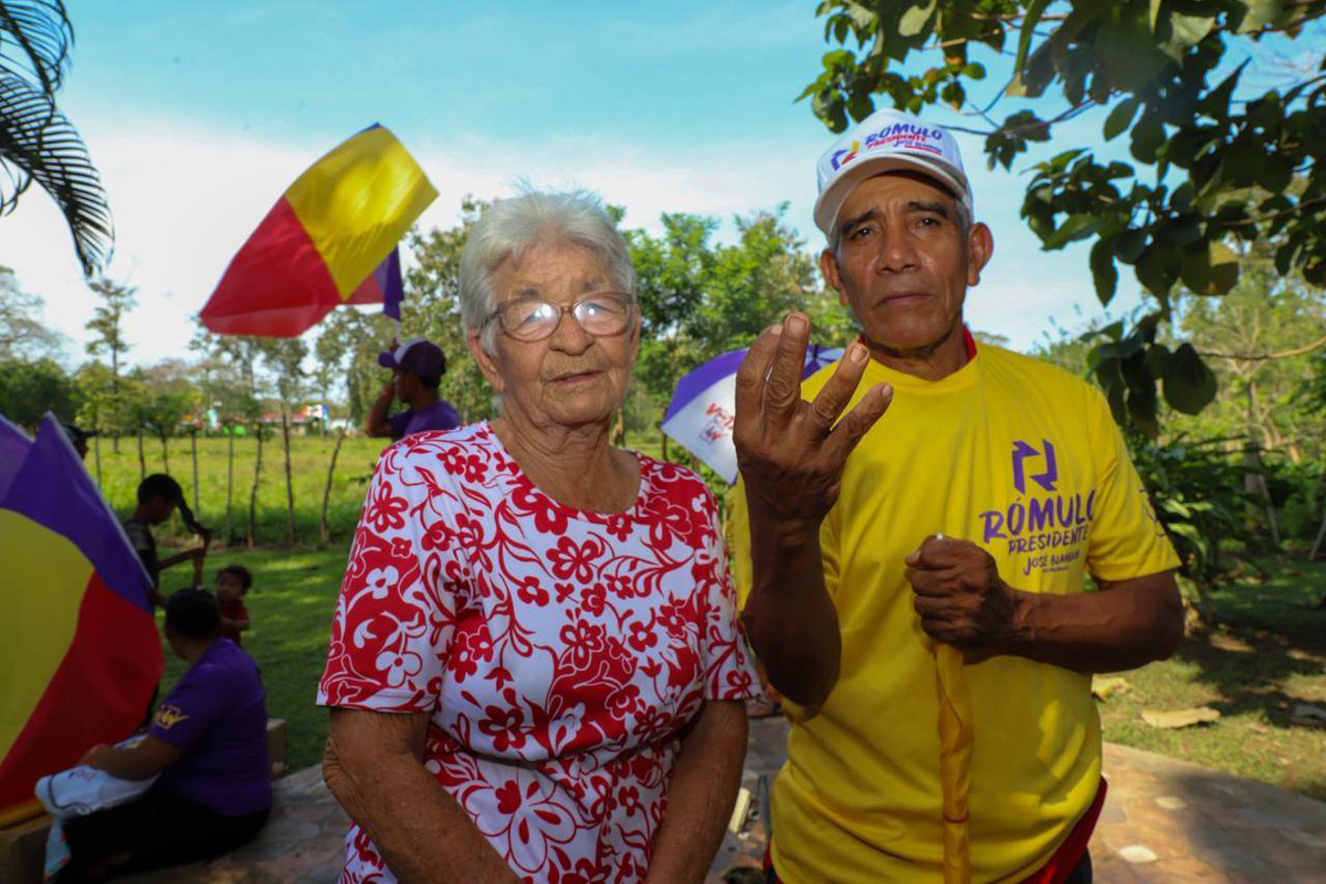 panamenistas's tweet photo. Chiriqui Grande reafirmó su apoyo a @romuloroux y @blandonjose Gracias por ese cariño, ¡el ánimo de triunfo se siente, porque la gente sabe que #LoBuenoViene #Vota4 #Romulo #Blandon https://t.co/nyhTzlJ8iK