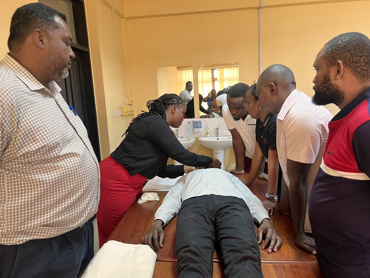 WHO_Tanzania's tweet photo. The first hybrid basic emergency care training course is training health workers to ; 

✅ manage acute life threatening conditions  
✅ deliver timely and appropriate care for the local population 

Read more ➡️ https://t.co/Wrw8e9uS4c https://t.co/I8zqUslvVI