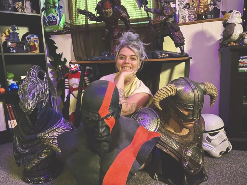 DirtyEffinHippy's tweet image. Hi 👋🏼 I’m Liana and this is my 22nd year working in games. My current expertise is in community and influencer management, as well as accessibility consultation. I’ve been media, marketing, production and more. Hello from Seattle’s wetlands! 

#WhatAGameDevLooksLike