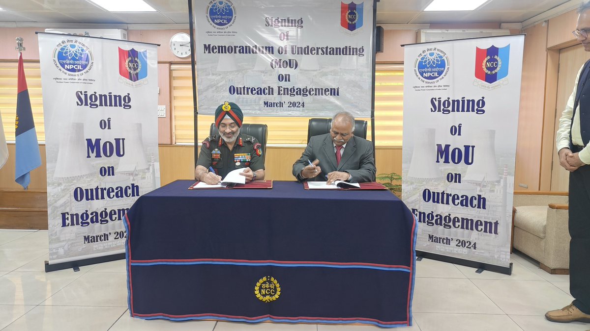 AIRNewsHindi's tweet image. राष्ट्रीय कैडेट कोर और न्यूक्लियर पावर कॉर्पोरेशन ऑफ इंडिया लिमिटेड ने पूरे देश में विभिन्न कार्यक्रमों के माध्यम से परमाणु ऊर्जा के शांतिपूर्ण उपयोग पर जागरूकता बढ़ाने के लिए समझौते पर हस्ताक्षर किए।

#NCC  #NPCIL