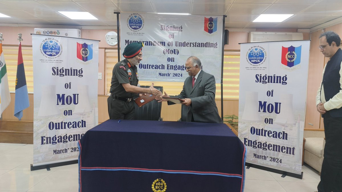 AIRNewsHindi's tweet image. राष्ट्रीय कैडेट कोर और न्यूक्लियर पावर कॉर्पोरेशन ऑफ इंडिया लिमिटेड ने पूरे देश में विभिन्न कार्यक्रमों के माध्यम से परमाणु ऊर्जा के शांतिपूर्ण उपयोग पर जागरूकता बढ़ाने के लिए समझौते पर हस्ताक्षर किए।

#NCC  #NPCIL