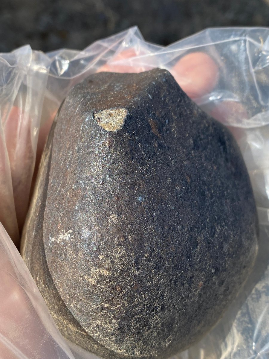 FireballsNZ's tweet image. Close-up views of New Zealand's latest #meteorite - found by a search party today after falling last Wednesday 13th.