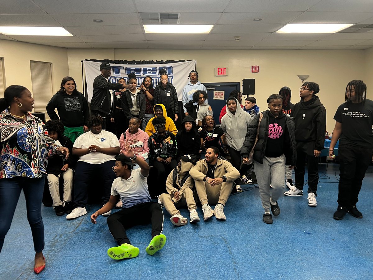 TE Boston worked hard to prepare and host our Your Mind Matter's Resource Fair event last Wednesday, March 13th, 2024. We invited youth from the community and other partnering organizations to listen to youths' testimonies, enjoy a meal, and gain resources about mental health.