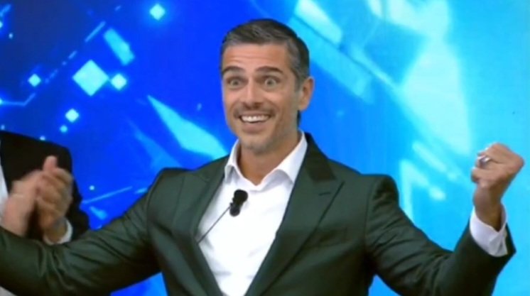 trilly15706270's tweet photo. Con te sempre ❤️ 
#miassi 
@massivarrese
@GrandeFratello https://t.co/h5Xnh3RxJT