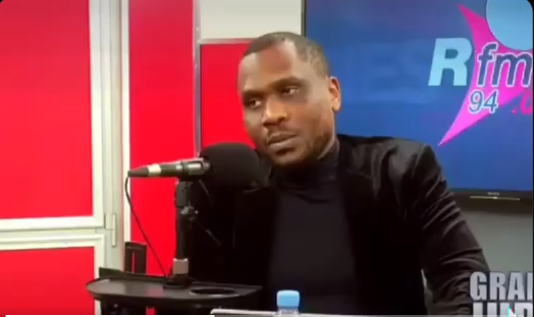 Moustapha17552's tweet photo. @DorcelusBiraam Je me suis désintéresser il y'a un moment déjà de la politique, je suis seulement de loin les actus mainstreams mais je dois avouer que  le regarde du journaliste est légendaire 🤣🤣🤣🤣 https://t.co/VwnJaRGbVm