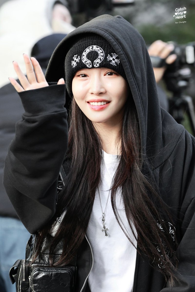 cmh0209's tweet photo. 20240315 뮤뱅 #청하_EENIE_MEENIE #청하 https://t.co/apGvK7mlo0