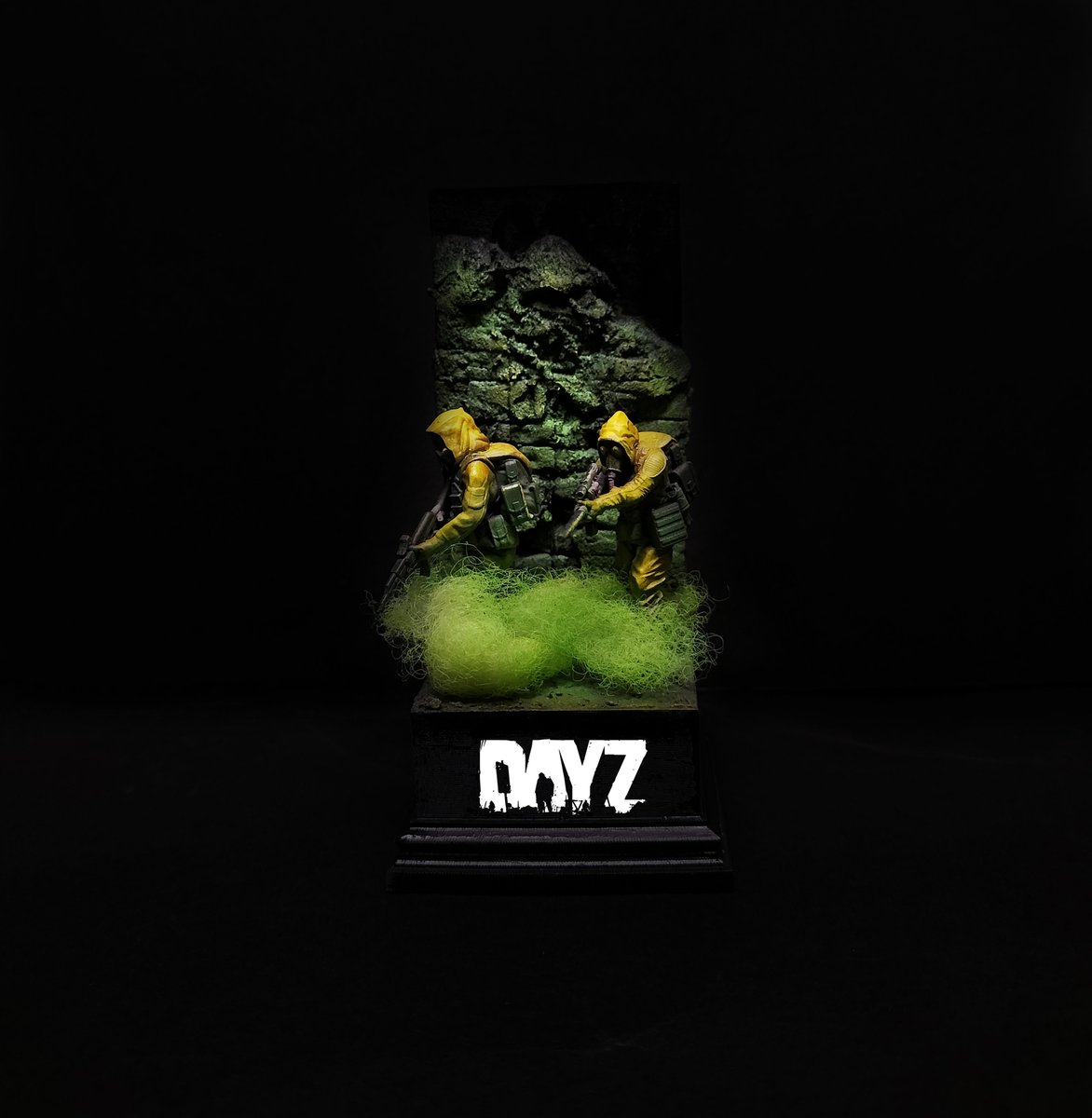 hopttv's tweet image. Kicking 2024 off with another @DayZ  Diorama. Had a fun few hours painting this one up. Dev's pls give STL's.