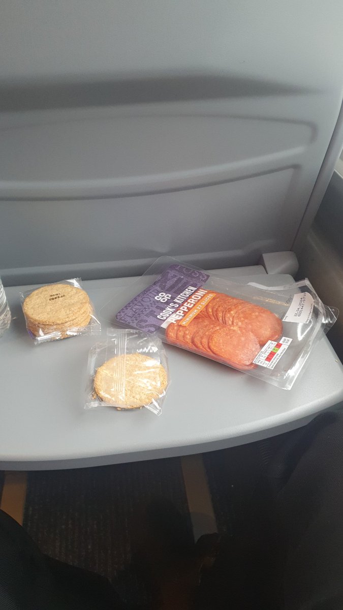 Absolute povo pizza on the london to Manchester train for me (theyre cheese oatcakes)