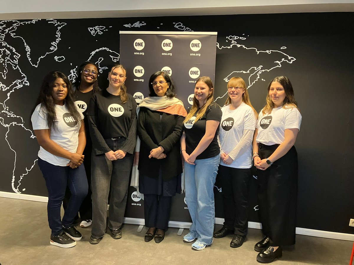 Our CEO @SaniaNishtar met with youth ambassadors from @ONEinEU in Brussels to highlight the power of advocacy and calling for change to support our mission to ensure #vaccinequity! Thank you @ONECampaign for all your support and commitment to #healthforall!