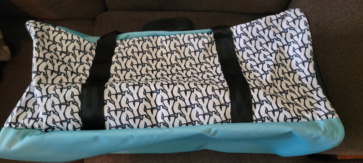 EricDust2's tweet image. New YO infinity duffle bag has arrived! 🔥🔥🔥 #yo #yocoin #yoco #bsc #bnb #binance #bscgems