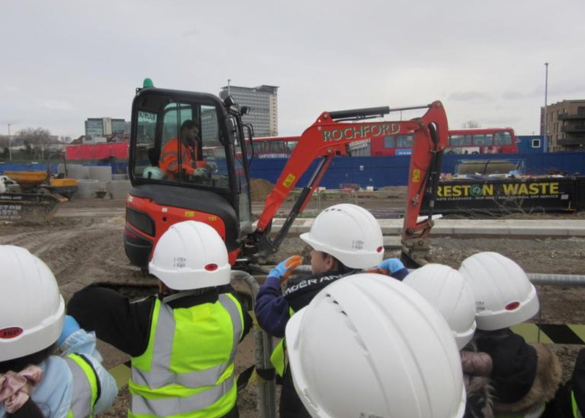 McAleerRushe's tweet photo. We welcomed Year 1 &amp; 2 pupils from St Pauls Church of England Primary School to our Brentford Lock West Phase 3 site in London last week👷‍♂️.

The pupils took a tour of the site and asked lots of questions as they shared their enthusiasm for the world of construction! https://t.co/a03ceUjMUQ