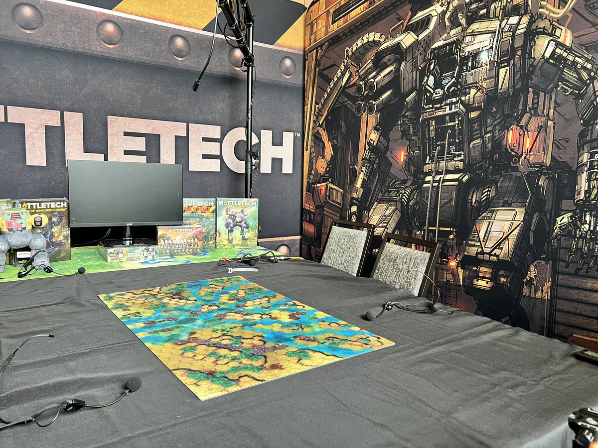 BattleTech fans! I’ll be on the @catalystgamelab livestream off and on all day, live from @AdeptiCon! And I’ll be signing books near the Catalyst booth at some point with @MikeStackpole! If you’re here, come by!