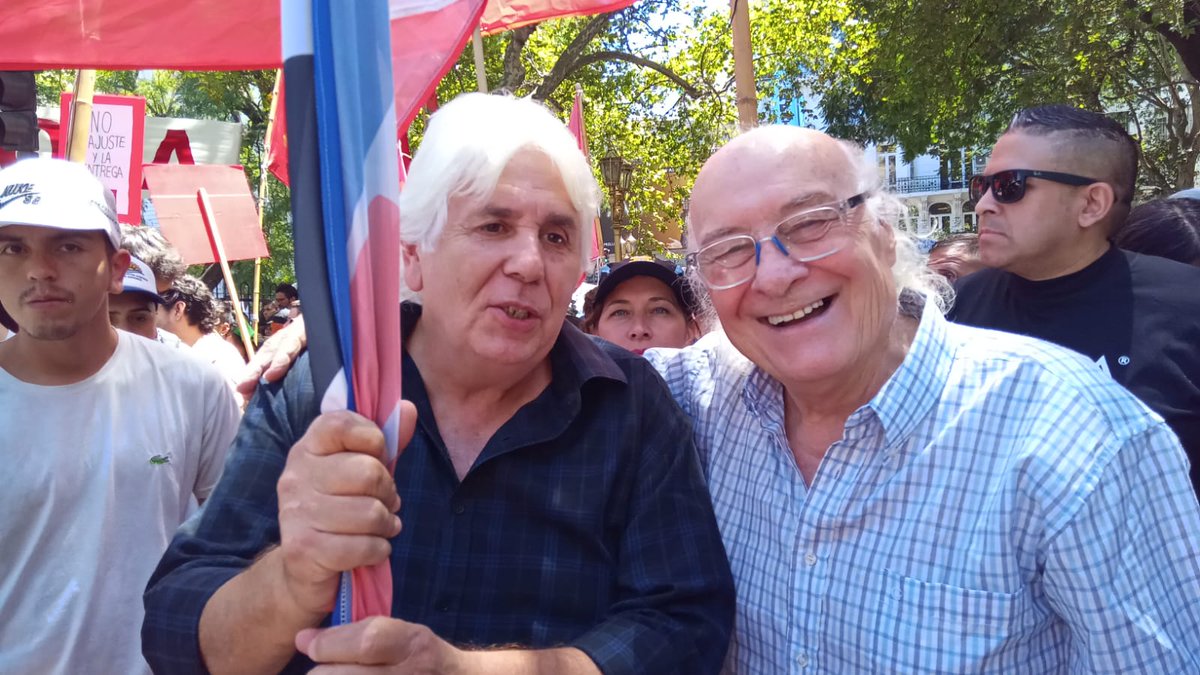 Con inmenso dolor despedimos a nuestro querido compañero, Comandante Montonero Roberto Cirilo Perdía, el Pelado, uno de los imprescindibles y siempre consecuente en la lucha por la liberación nacional y social de nuestro patria y de todos los pueblos oprimidos.