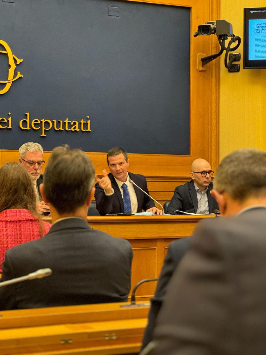 Fondazione_FID's tweet photo. 💥 È nato #MindtheGap!

Alla Camera dei Deputati il nostro manifesto su priorità, opportunità e policy per un pieno sviluppo del digitale

📖 11 punti per l’Italia digitale, 11 strategie e azioni, 11 macro categorie di interventi

 🔗 Il manifesto è qui: https://t.co/5nZ9xMKO7W https://t.co/c9Vzb6KTMU
