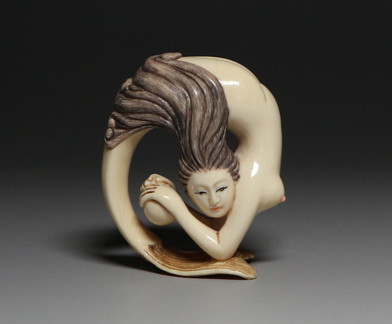 #MERMAID NETSUKE 根付 These exquisite miniature sculptures have a long history & reflect important aspects of Japanese folklore. Popular during the Edo period in Japan (1615–1868). Spirits & magical creatures are common #GothicSpring